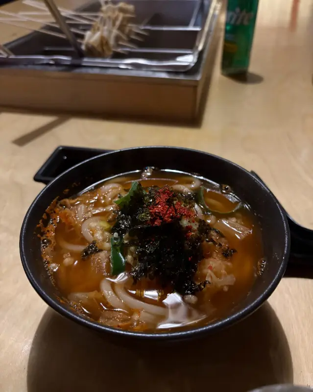 김치가 듬뿍 들어간 김치우동