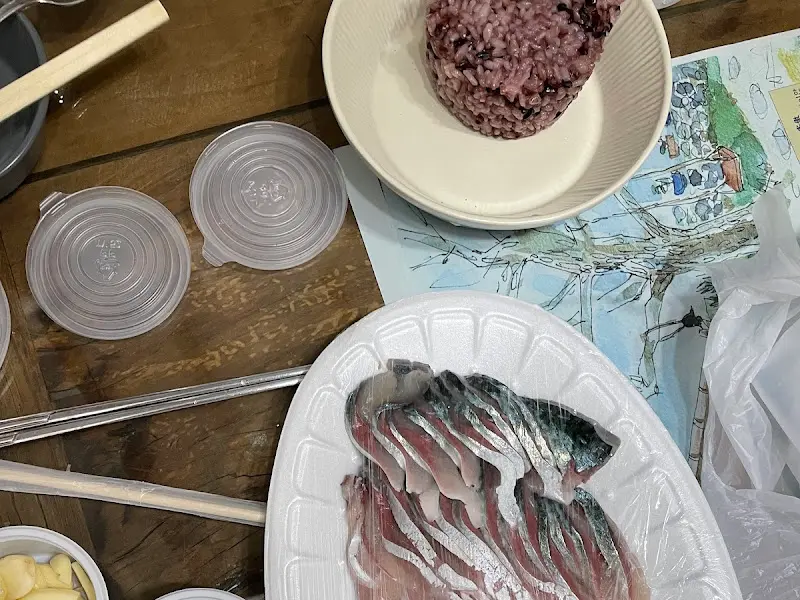 고등어회 쌈밥의 완벽한 조화