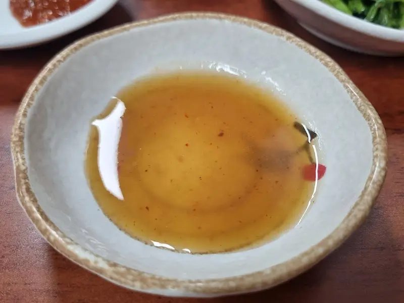 수육을 찍어먹는 소스