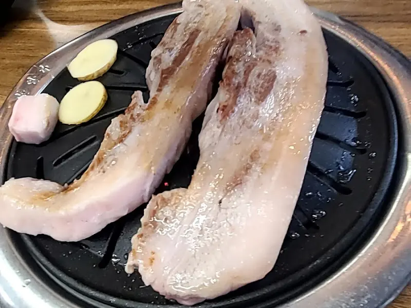 구워지는 오겹살