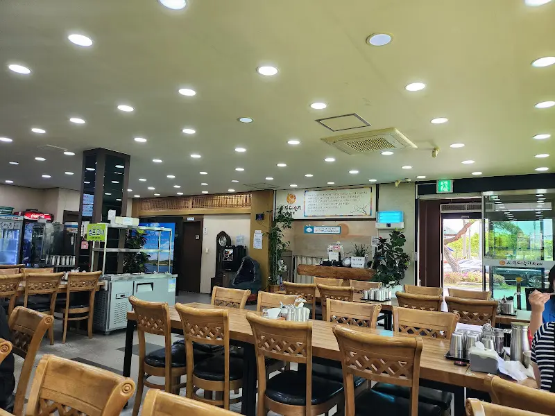 사평다슬기수제비 식당 내부