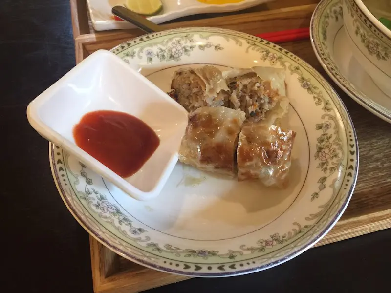 앙증맞은 그릇에 담겨 나온 넴