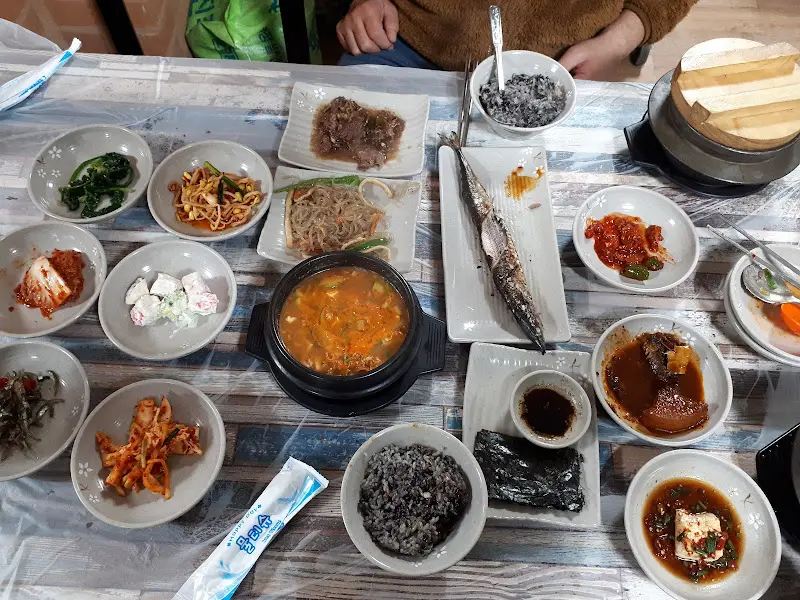 돌솥밥에 곁들여 먹기 좋은 김