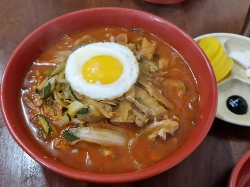 계란 후라이가 올라간 짬뽕