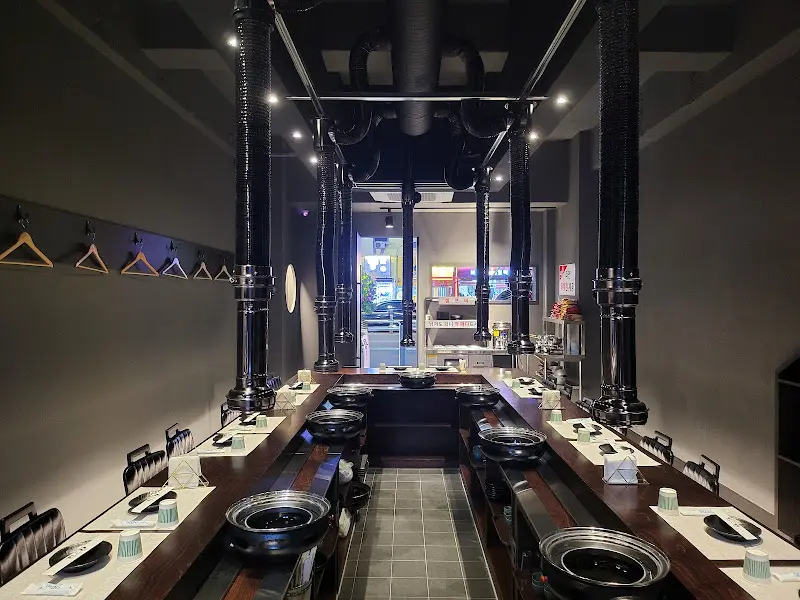 고기굴 내부 전경