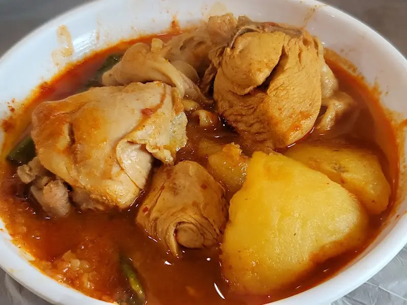 매콤한 양념이 밥도둑인 닭볶음탕