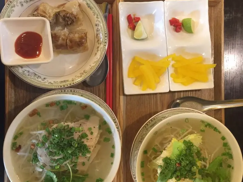 푸짐하게 차려진 한 상