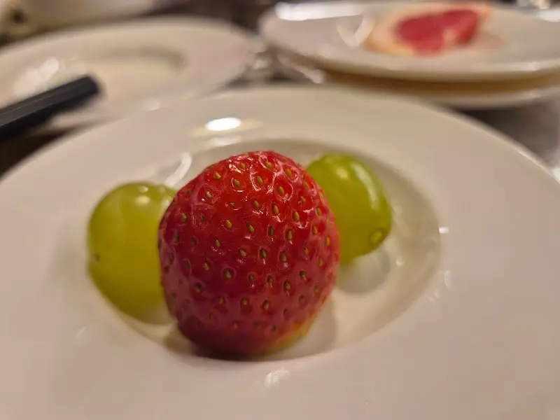 상큼한 마무리, 딸기와 포도