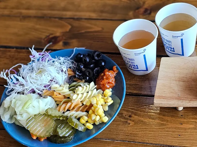 농가의 식탁 샐러드바