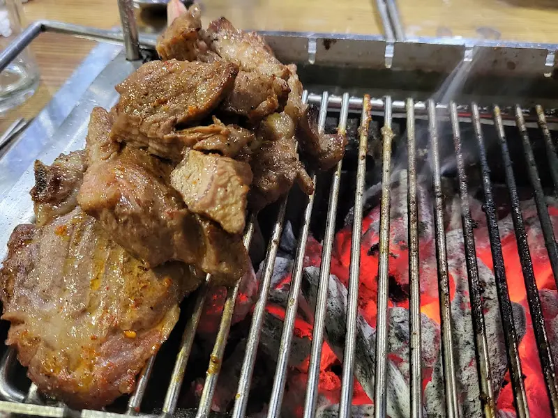 숯불 위 양갈비