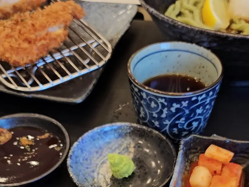 돈까스 소스와 곁들임