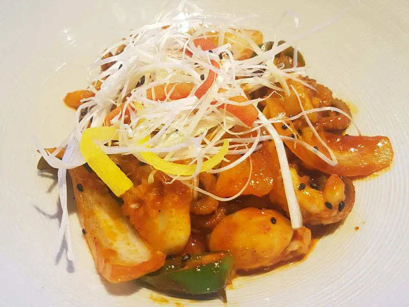 고추장 양념의 육회