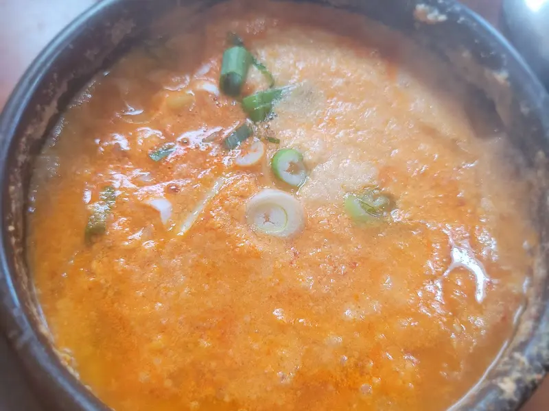 얼큰한 순두부찌개 사진