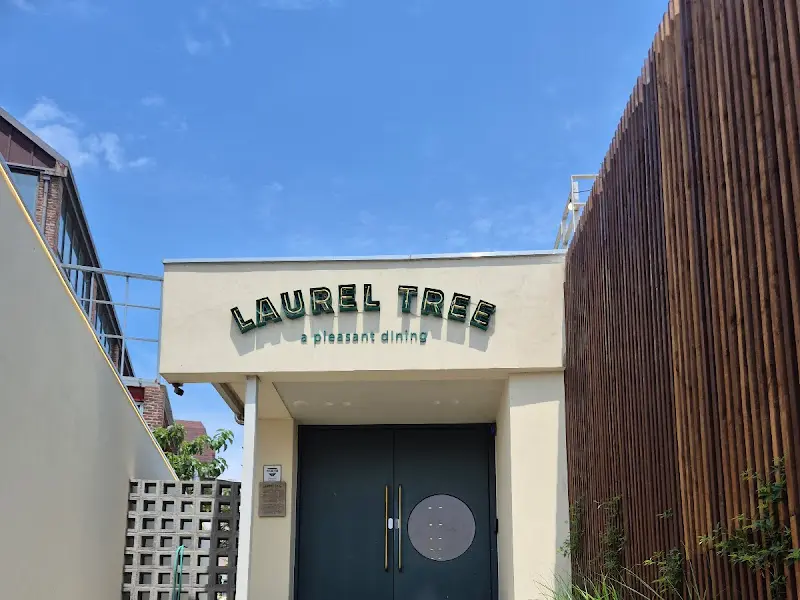 로렐트리 외부 전경