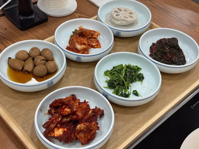 정갈한 밑반찬들