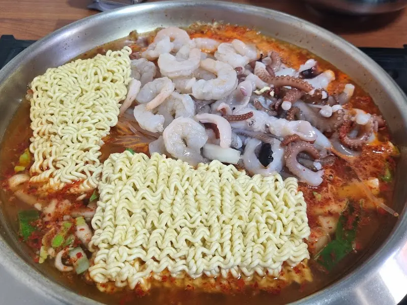 라면 사리가 들어가기 전 낙곱새의 모습