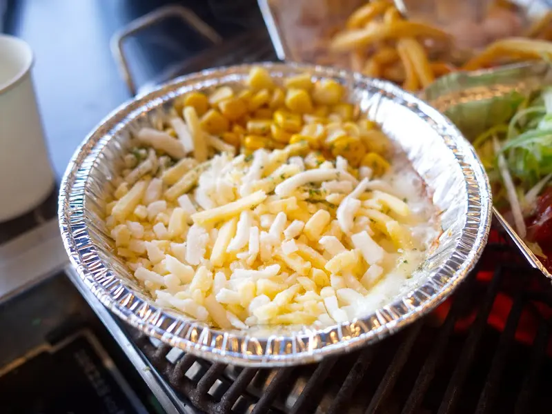 고소한 냄새가 솔솔 풍기는 콘치즈