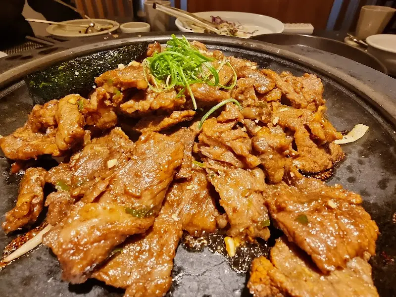 윤기가 흐르는 갈비 구이