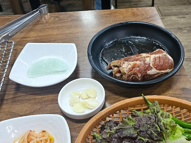 돼지갈비 한 상 차림
