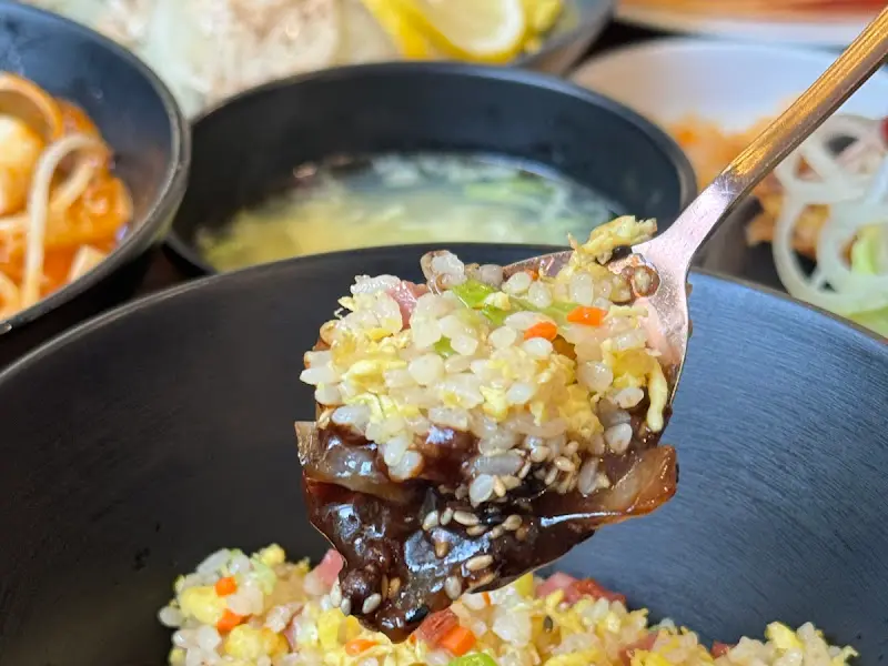 윤기가 흐르는 짜장면