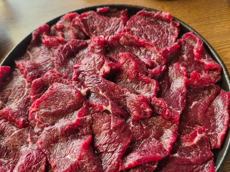 신선한 뭉티기의 모습