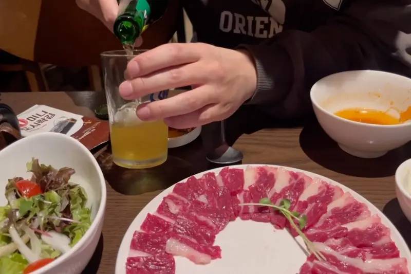 싱싱한 차돌사시미 한 접시