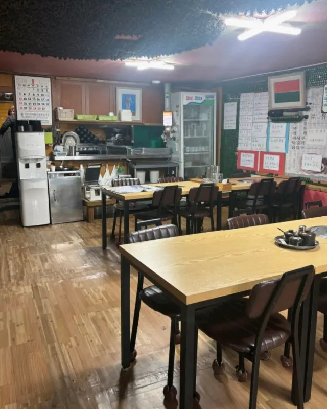 식당 내부 전경
