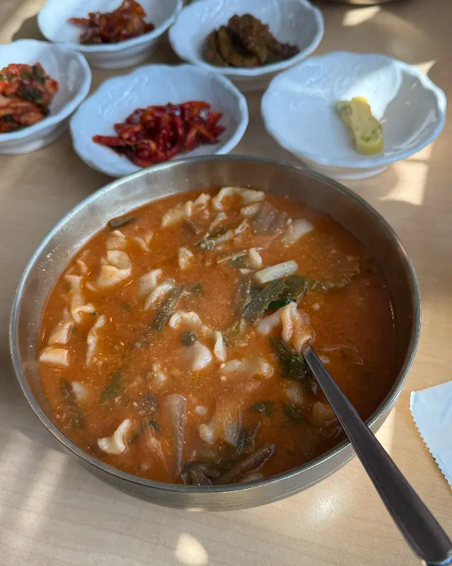 매운탕과 반찬