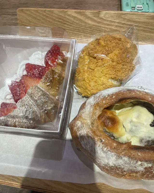 다양한 빵들의 비주얼