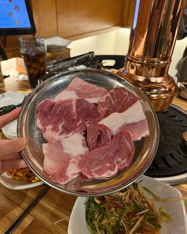 푸짐한 고기 한 상