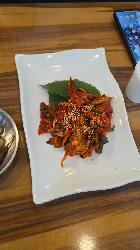 한우전의 간재미 무침