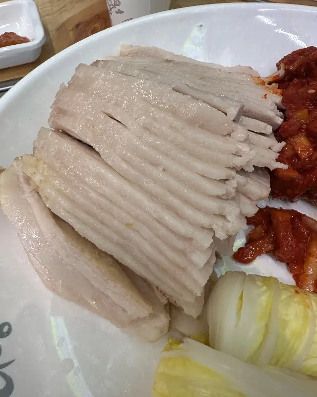 가브리살 보쌈을 클로즈업한 사진