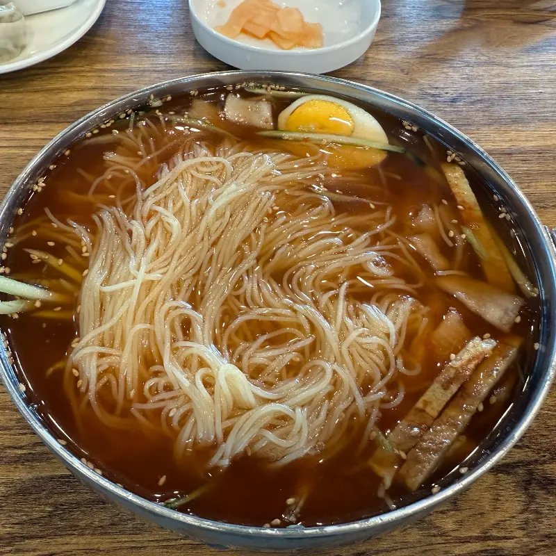 시원한 물밀면의 모습