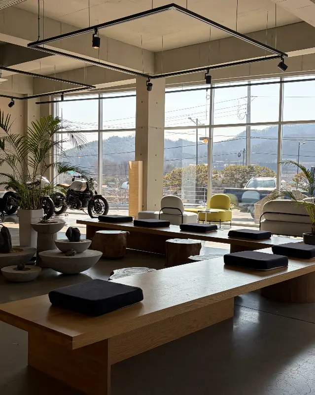 트리스톤 카페 내부 전경