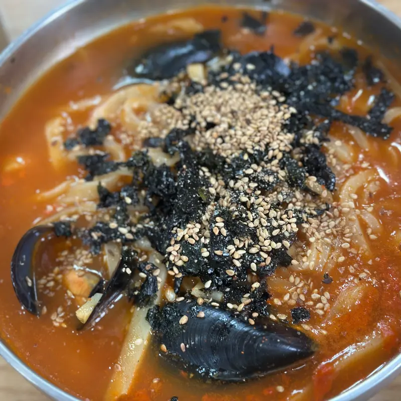 얼큰 칼국수