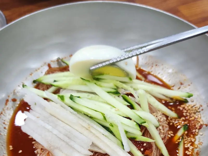비빔냉면