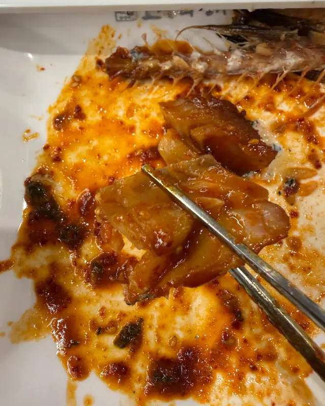 깔끔하게 비워진 접시