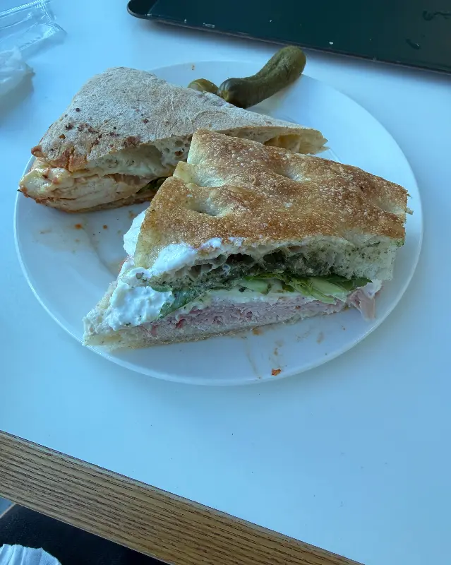 피스타치오 샌드위치 단면
