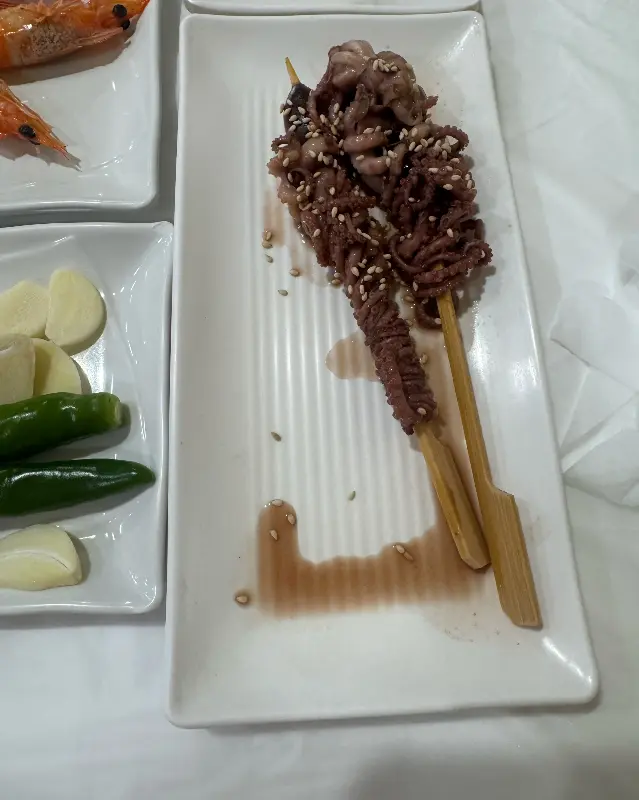 참깨가 솔솔 뿌려진 낙지호롱