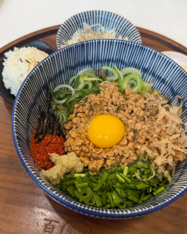 마제소바의 화려한 비주얼