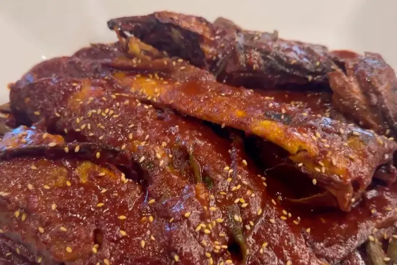 윤기가 흐르는 코다리조림