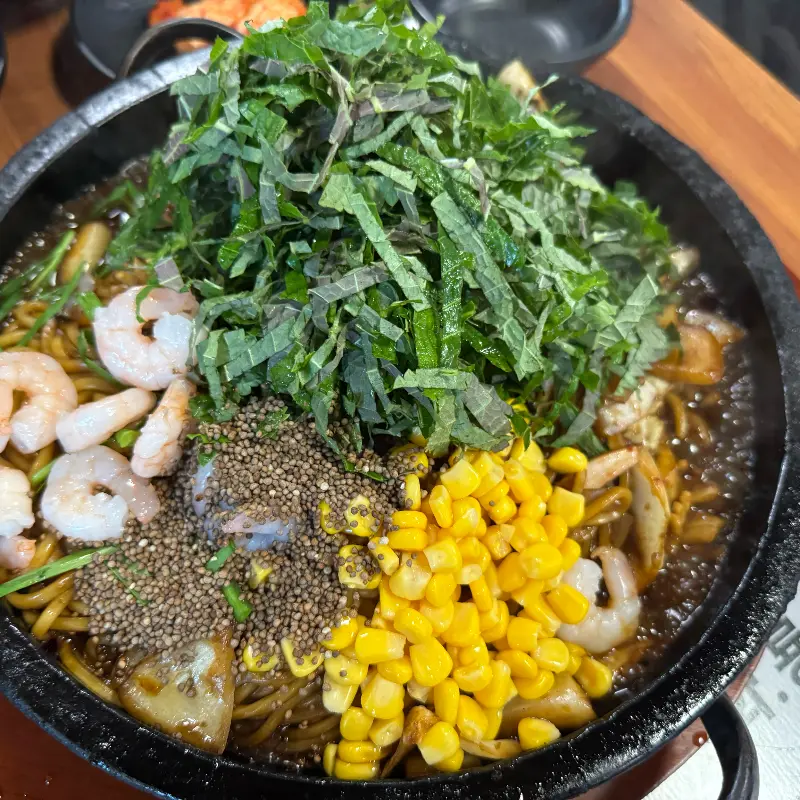 추부깻잎돌짜장의 비주얼