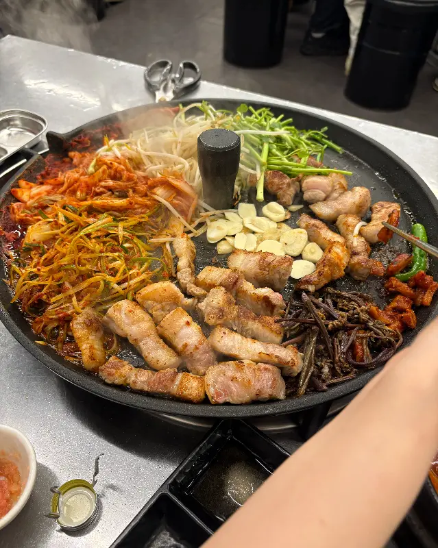 맛있게 구워진 삼겹살