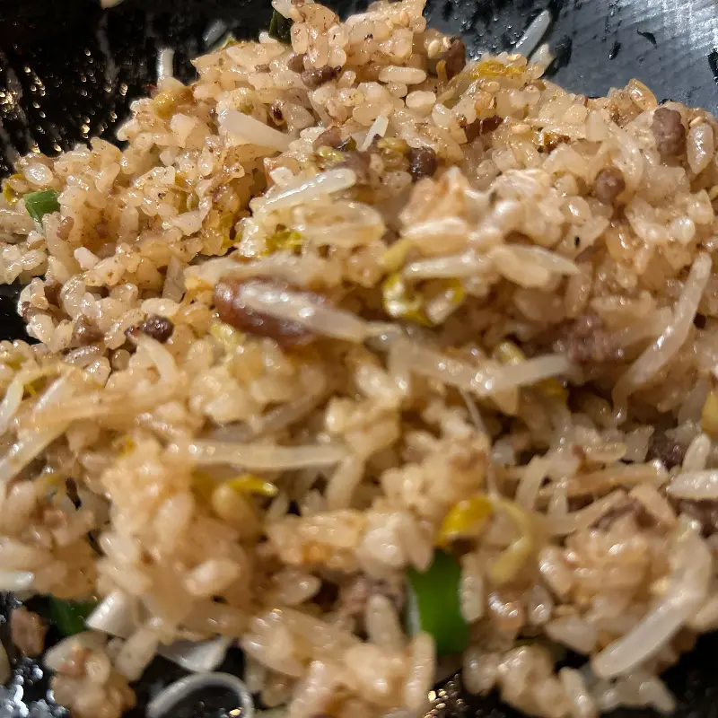 고슬고슬한 볶음밥의 질감이 살아있는 사진