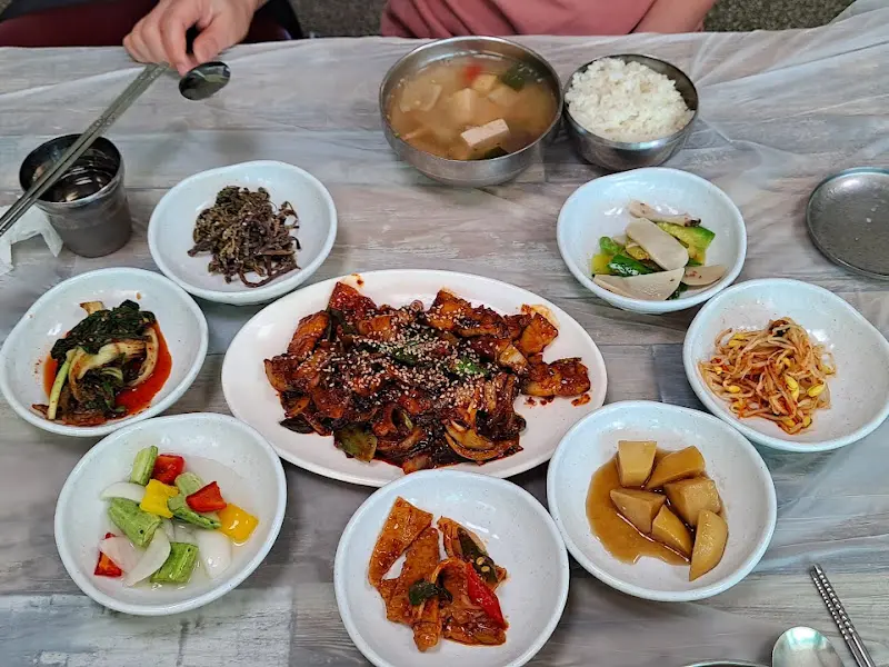 두루치기 한 상 차림