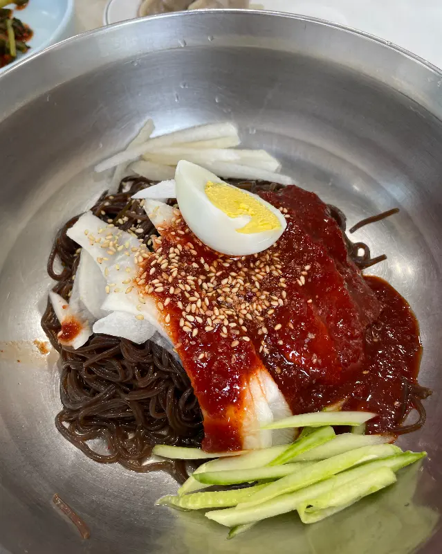 비빔냉면