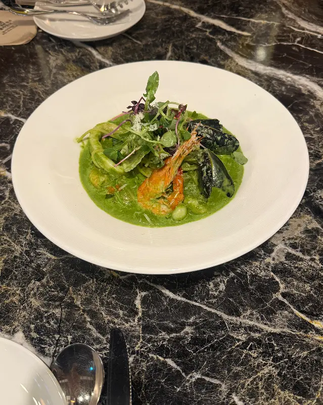 신선한 샐러드 파스타