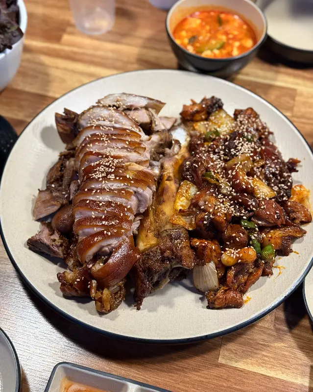 매콤한 불족발의 모습