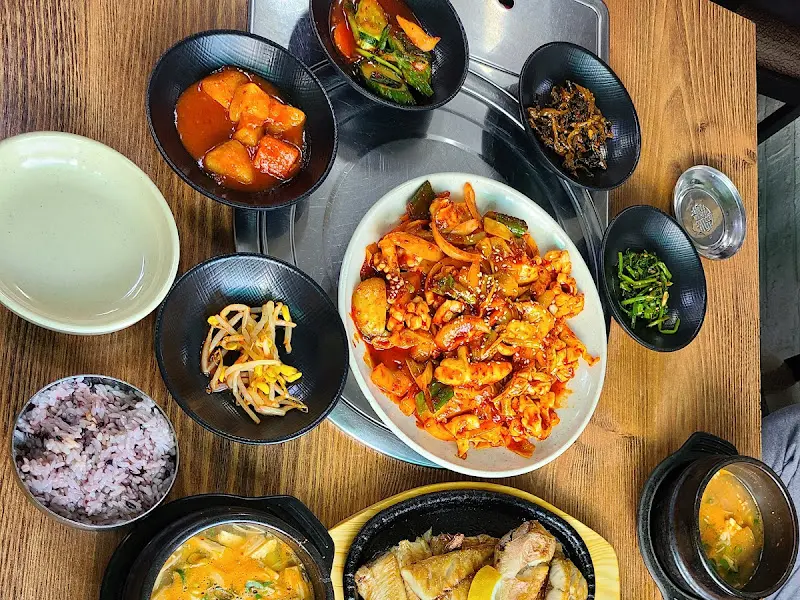 한상 가득 차려진 밥상