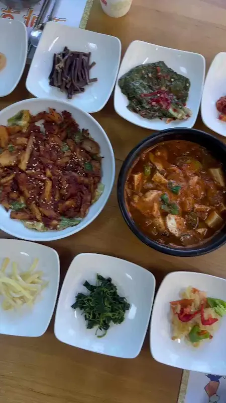 푸짐한 산채정식 한 상